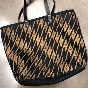 Manaola black/gold tote bag